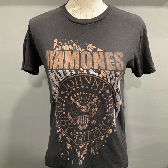 RAMONES BLACK T SHIRT - Picture 6 of 6